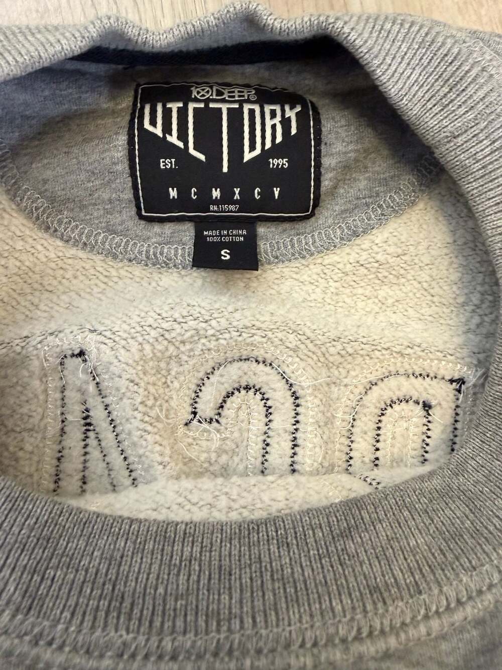 Vintage 10.Deep Victory MCMXCV Wildcards Aces Football Graphic Patch Sweatshirt - Picture 11 of 11